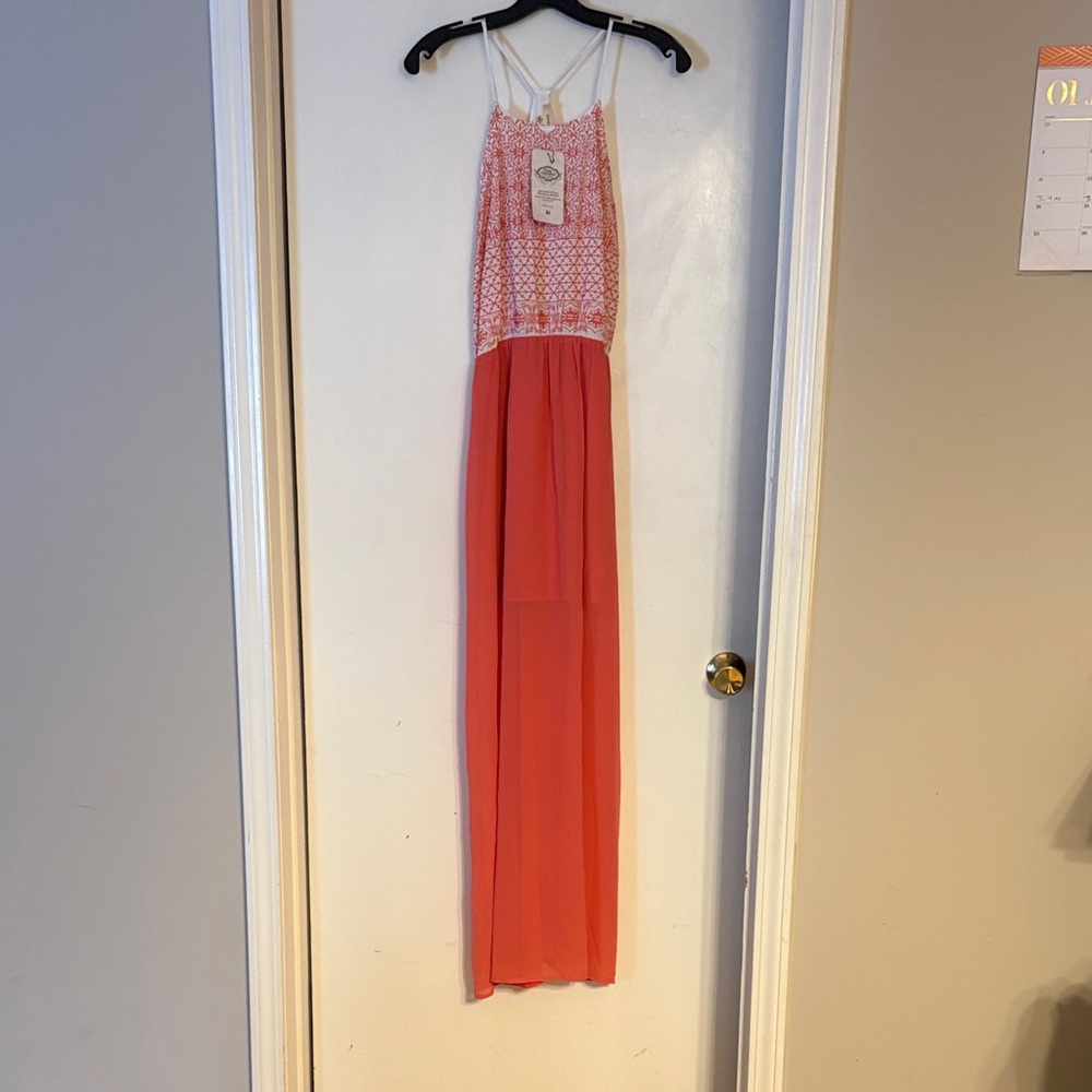 Elegant Coral Maxi Dress with Patterned Bodice